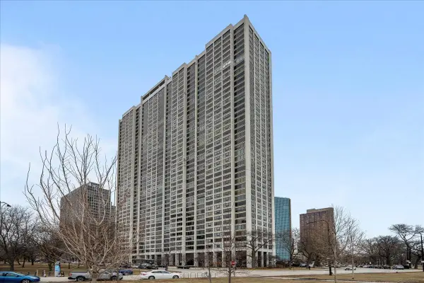 2800 N Lake Shore Drive #1317, Chicago, IL 60657