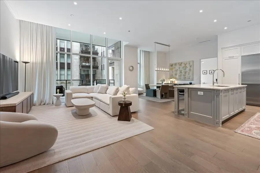 435 N Michigan Avenue #414, Chicago, IL 60611 - #2