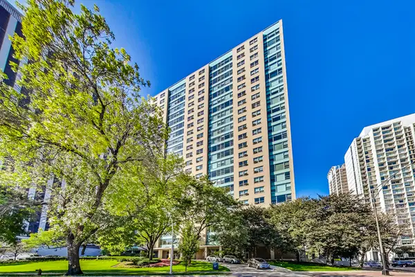3180 N Lake Shore Drive #2E, Chicago, IL 60657