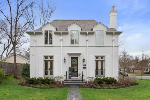 618 Buckingham Place, Libertyville, IL 60048