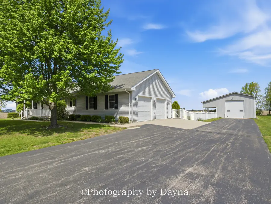 370 W Seneca Avenue, Bonfield, IL 60913 - #3