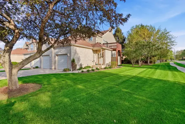 2103 Glacier Court, Algonquin, IL 60102