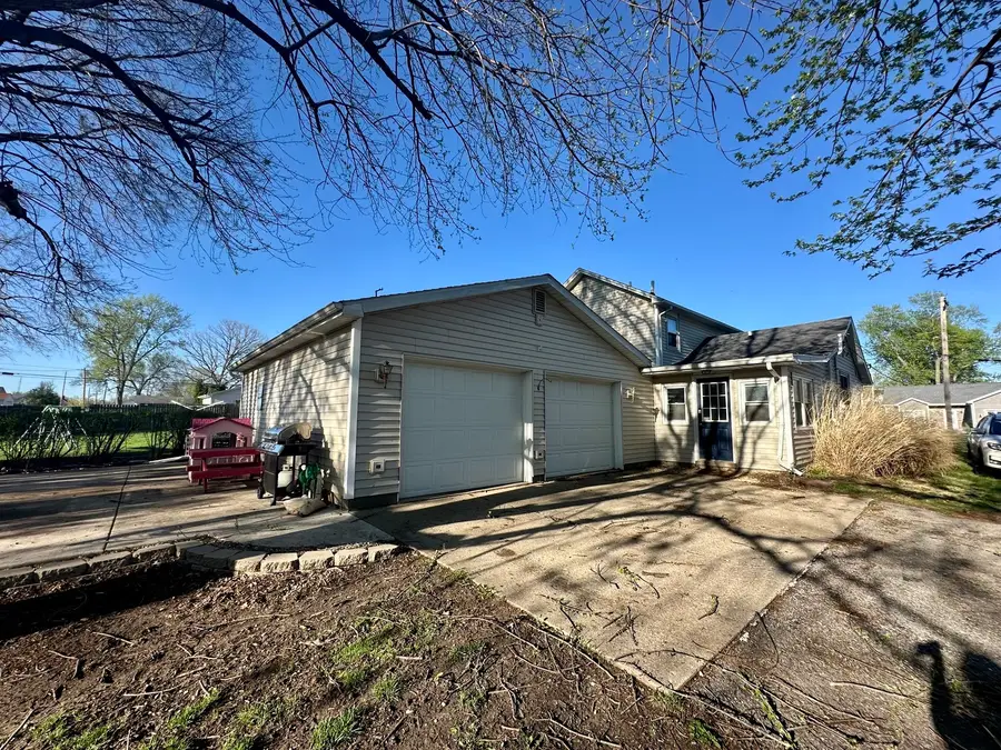 712 N 1st Street, Princeton, IL 61356 - #2