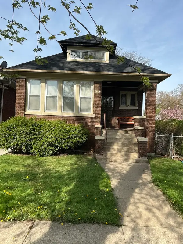8042 S Bennett Avenue, Chicago, IL 60617