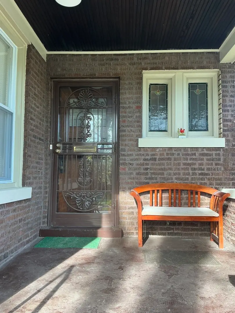 8042 S Bennett Avenue, Chicago, IL 60617 - #3