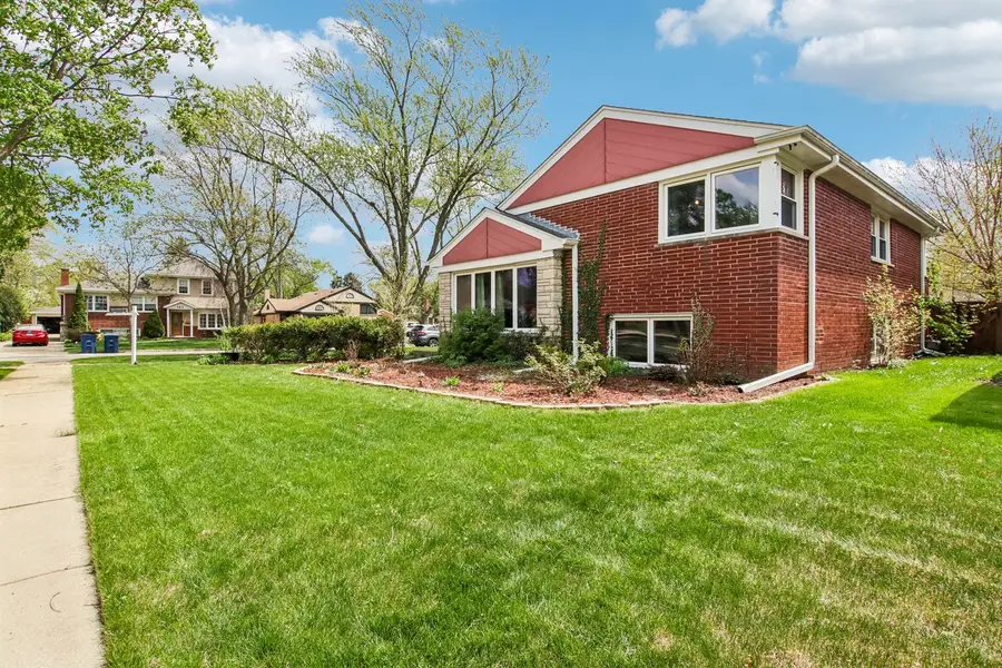 245 Amherst Avenue, Des Plaines, IL 60016 - #2