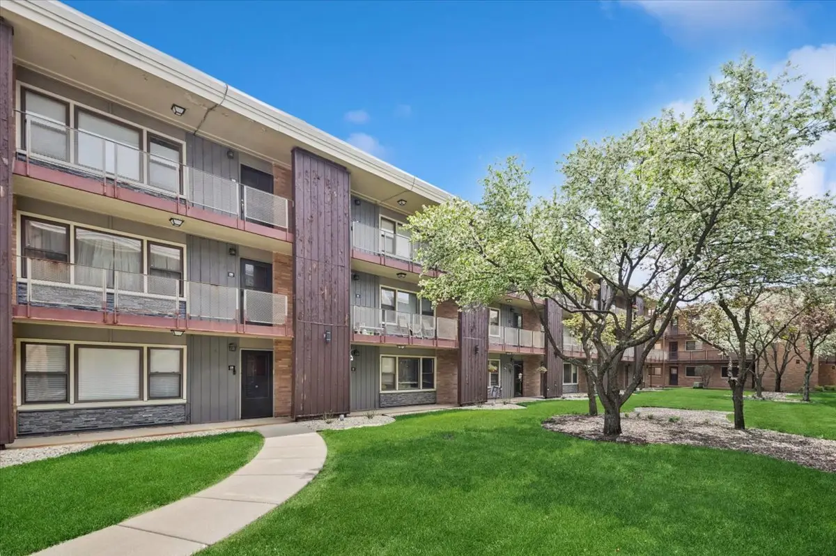 9620 W Higgins Road #2D, Rosemont, IL 60018 - #1