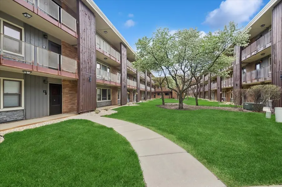 9620 W Higgins Road #2D, Rosemont, IL 60018 - #2