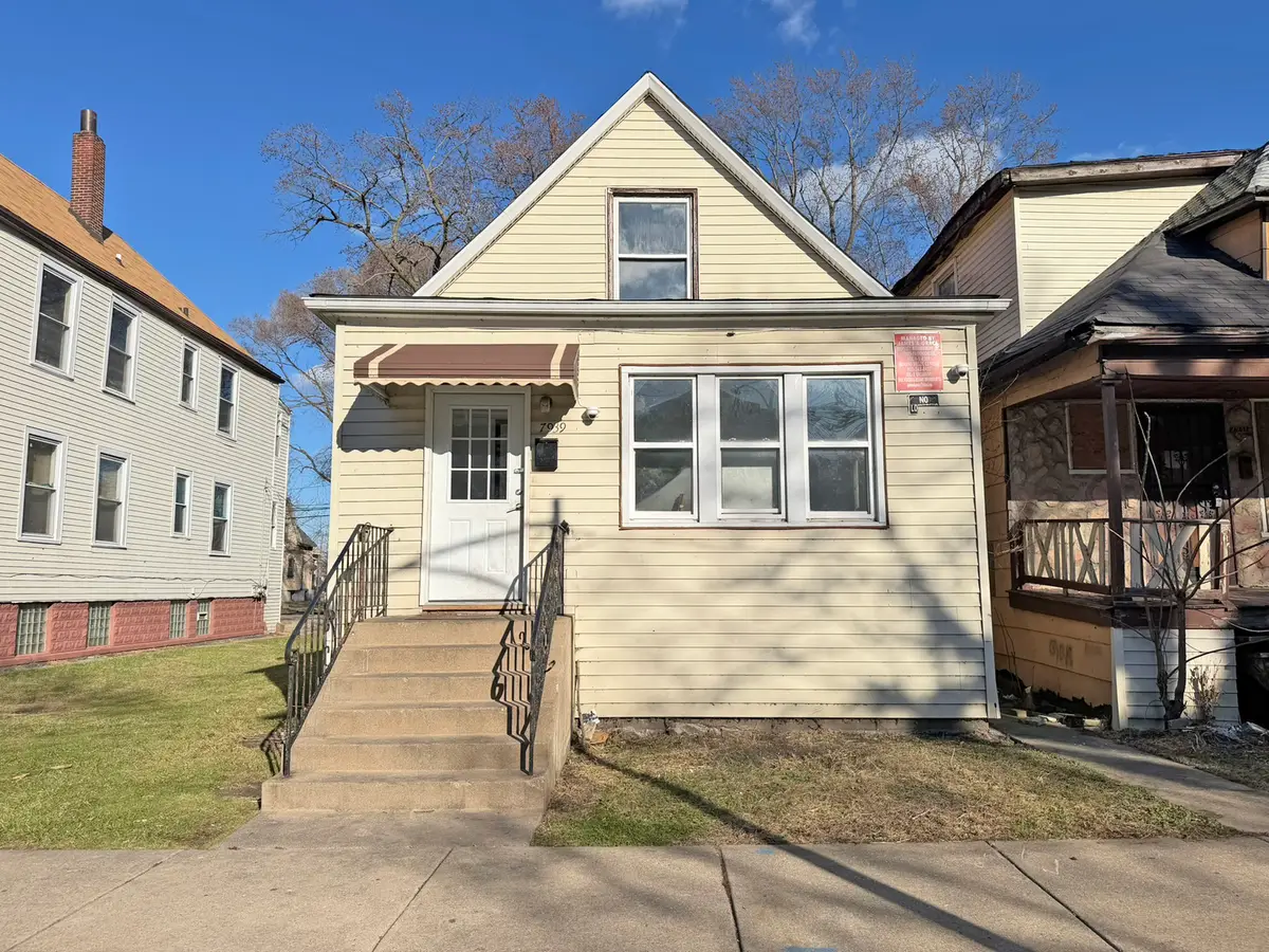 7939 S Escanaba Avenue, Chicago, IL 60617 - #1