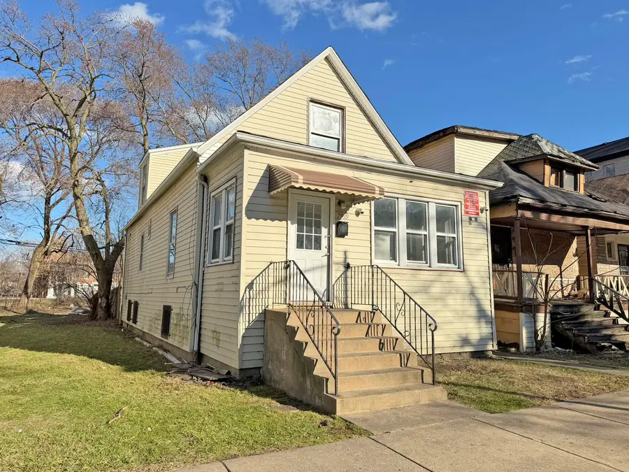 7939 S Escanaba Avenue, Chicago, IL 60617 - #2