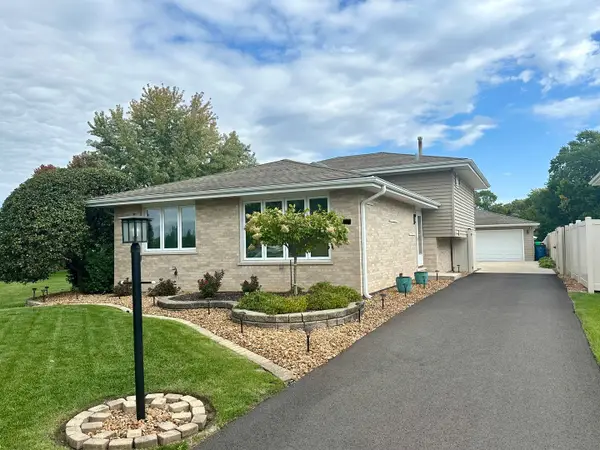 14221 Kilbourne Avenue, Crestwood, IL 60418