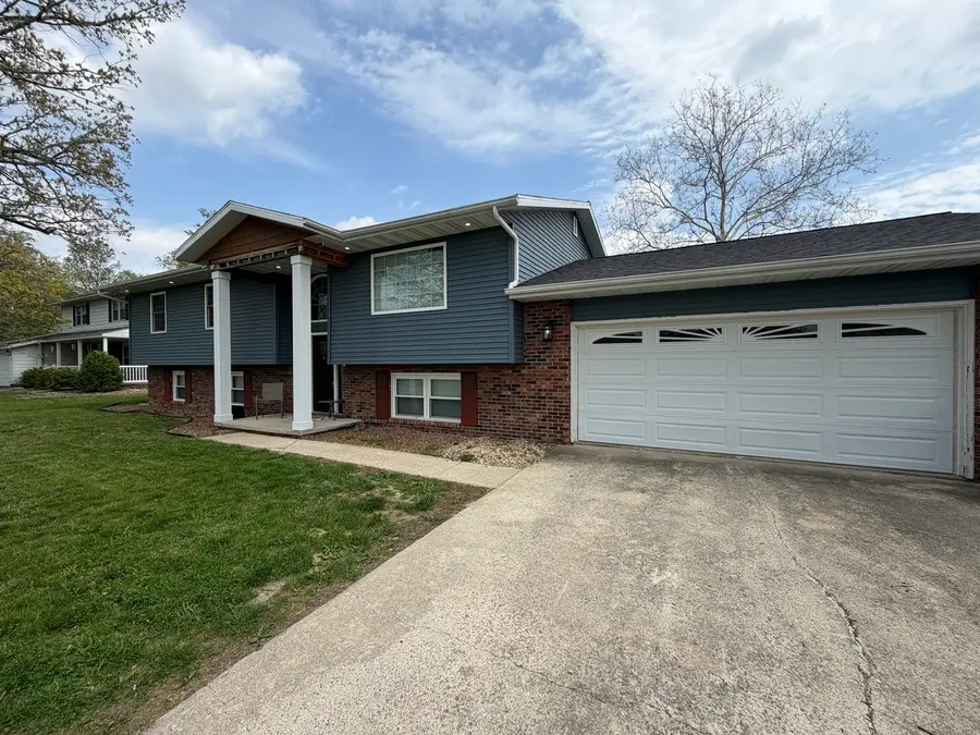 150 Woodland Drive, Salem, IL 62881 - #2