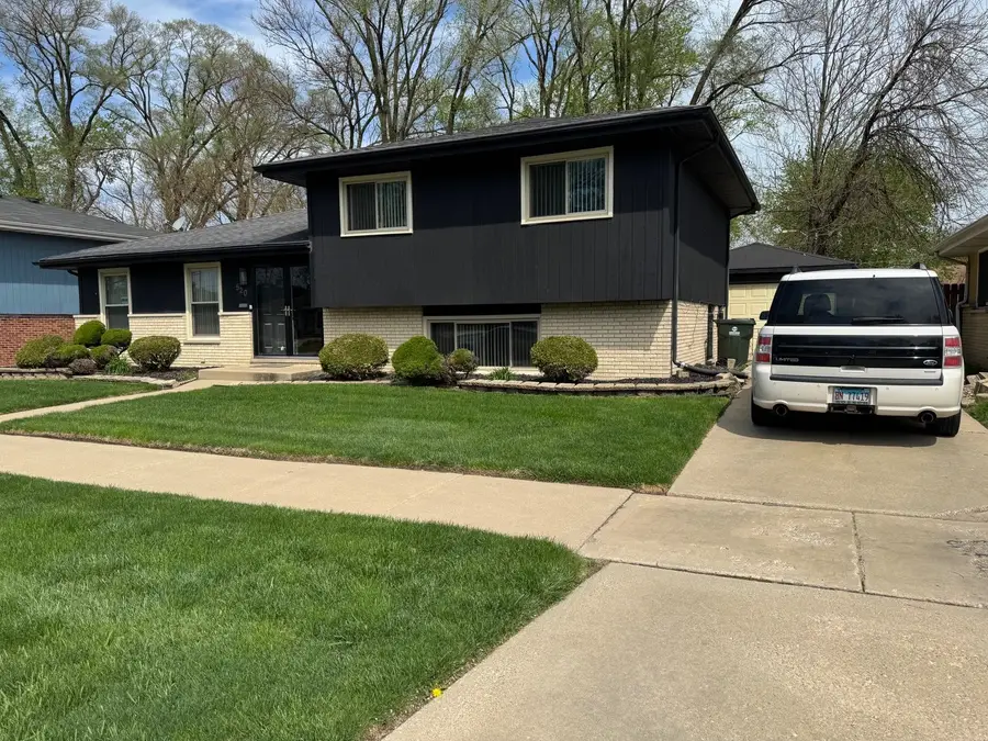 520 E 146th Street, Dolton, IL 60419 - #2