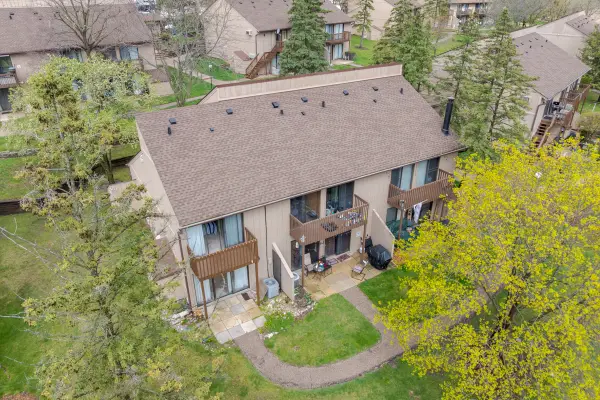 28 Jamaica Colony #3, Fox Lake, IL 60020