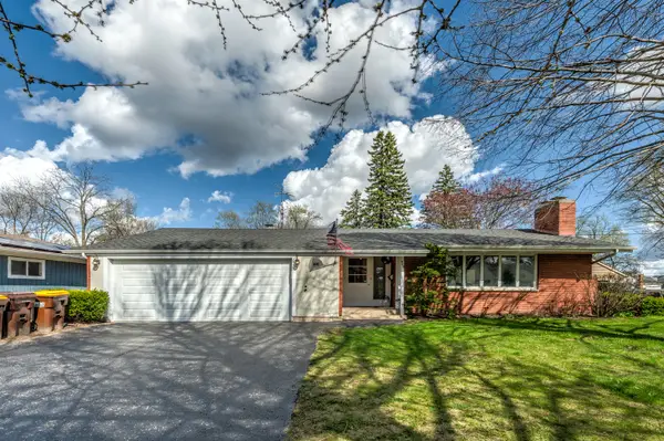 400 Becking Avenue, Woodstock, IL 60098