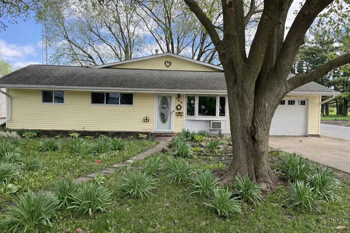 506 Parkside Drive, Sycamore, IL 60178 - #1