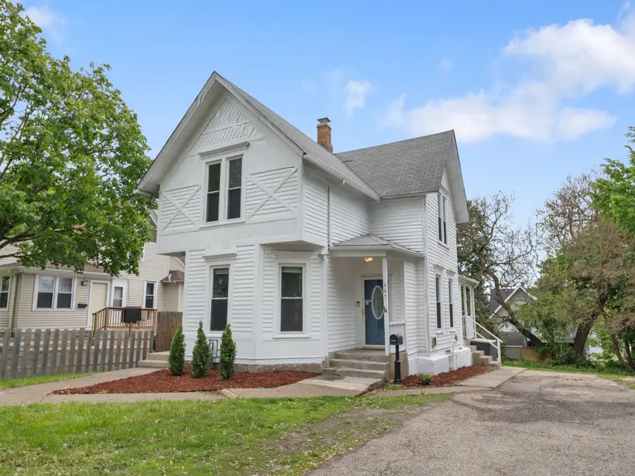 447 Ashland Avenue, Elgin, IL 60123 - #2