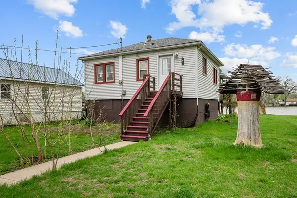 3213 South Shore Drive, Moline, IL 61265