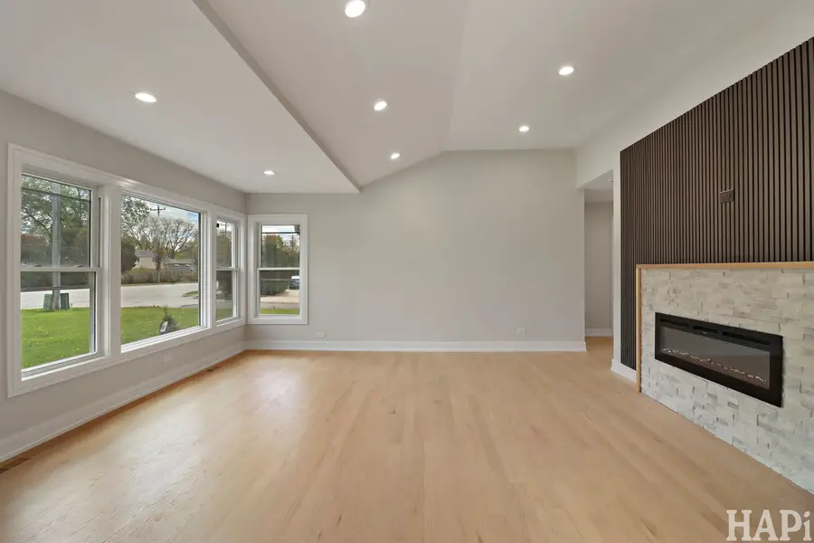 1100 N Hicks Road, Palatine, IL 60067 - #3