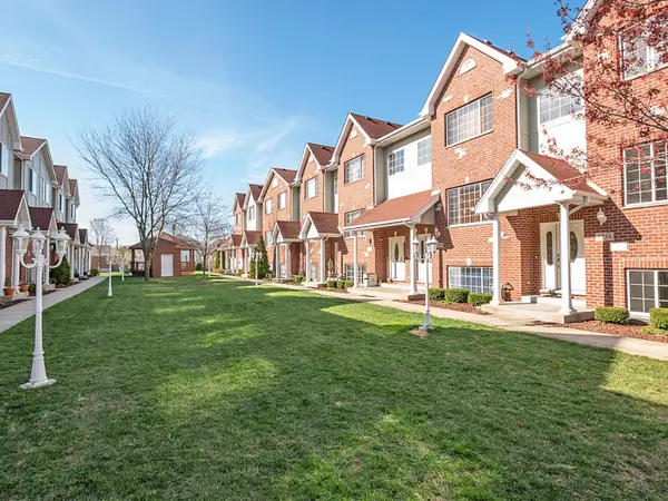 7204 W 83rd Street, Bridgeview, IL 60455