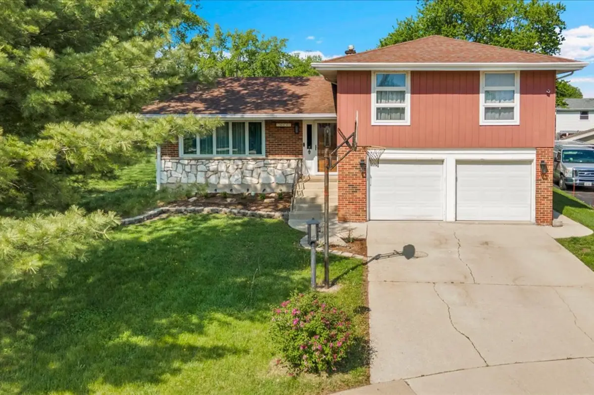 10447 S Stowe Court, Palos Hills, IL 60465 - #1