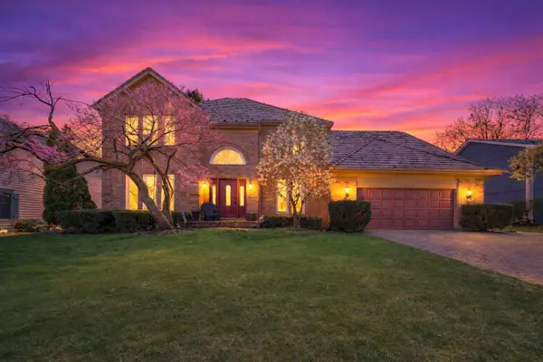 1113 Loyola Drive, Libertyville, IL 60048