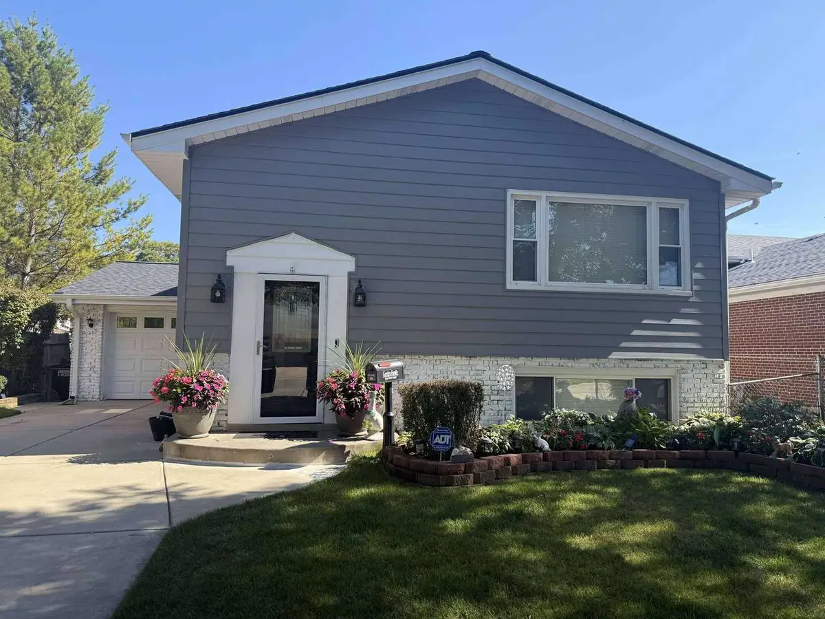 639 N Kaspar Avenue, Arlington Heights, IL 60004 - #1