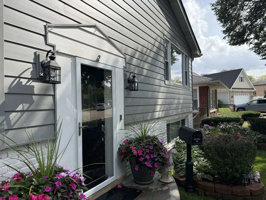 639 N Kaspar Avenue, Arlington Heights, IL 60004 - #2