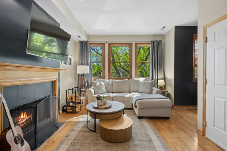 2852 N Damen Avenue #2, Chicago, IL 60618 - #3