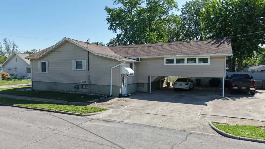 212 Mitchell Street, Benton, IL 62812 - #3