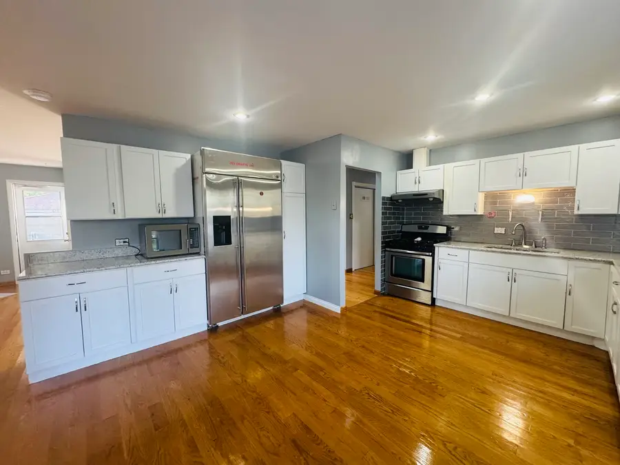 670 Lakeview Lane, Hoffman Estates, IL 60169 - #3