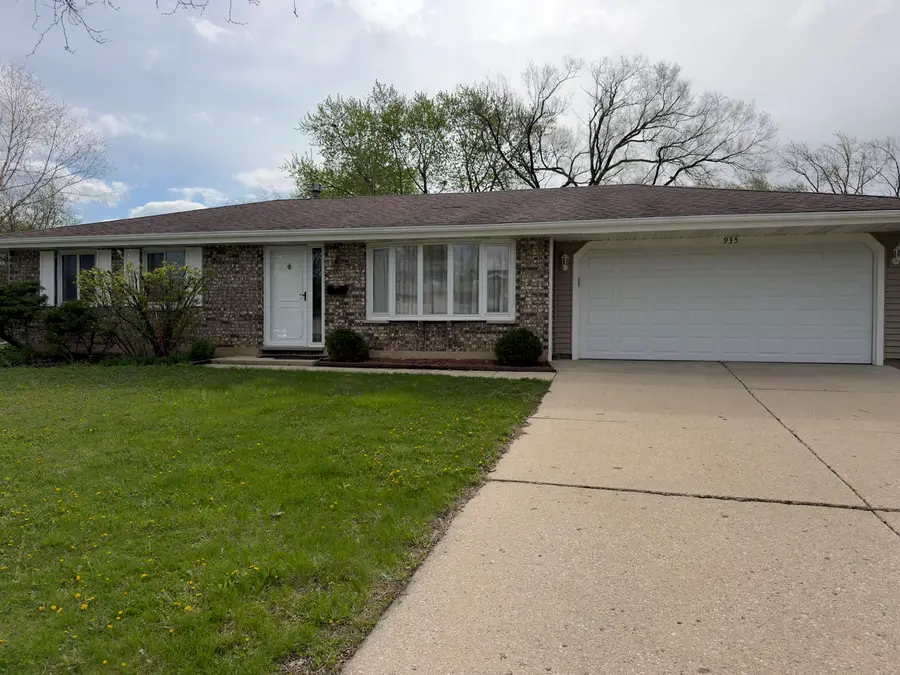 935 S Cedarcrest Drive, Schaumburg, IL 60193 - #2