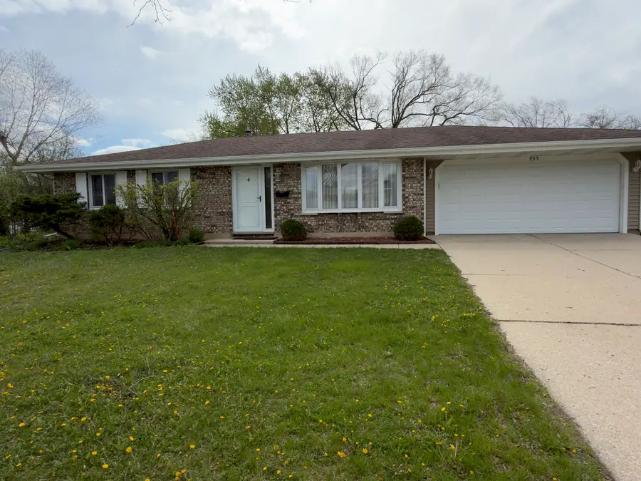 935 S Cedarcrest Drive, Schaumburg, IL 60193 - #3