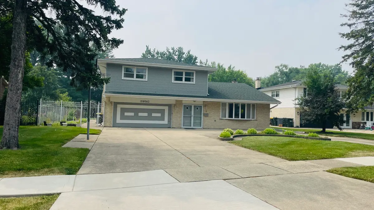 15W563 Diversey Avenue, Elmhurst, IL 60126 - #1