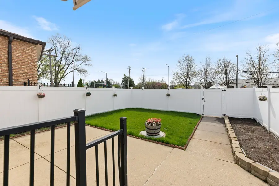 6718 W Forest Preserve Drive, Harwood Heights, IL 60706 - #2