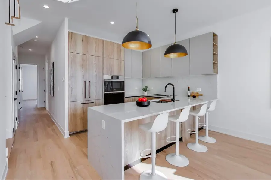 5428 N Winthrop Avenue #202, Chicago, IL 60640 - #3