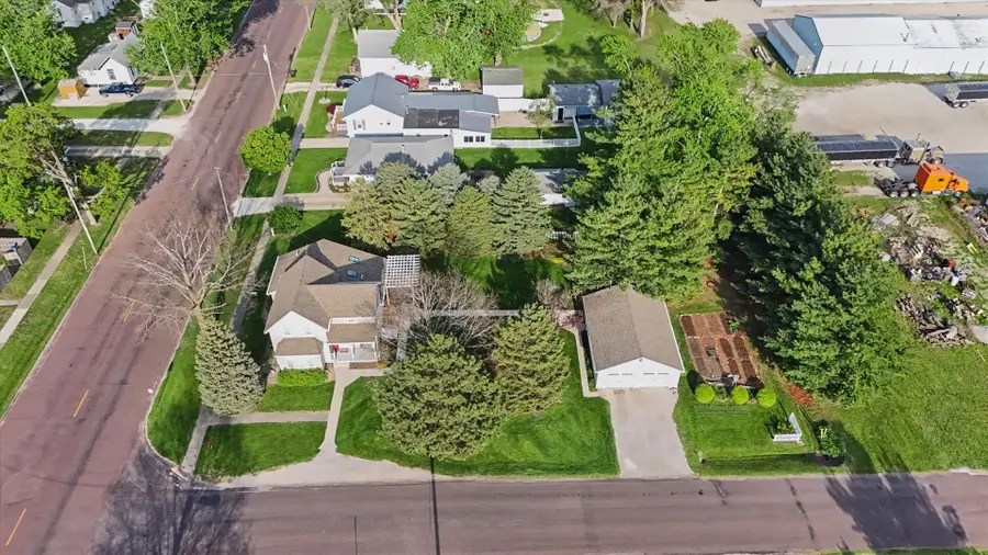 102 S Wood Street, Gibson City, IL 60936 - #3