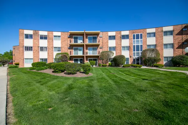 9724 S Karlov Avenue #105, Oak Lawn, IL 60453
