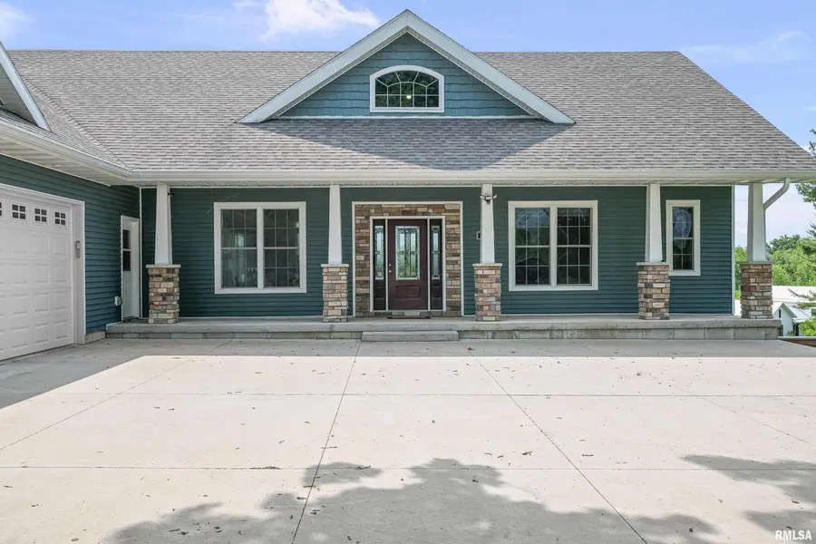 1335 N Utah Avenue, Davenport, IA 52804 - #3