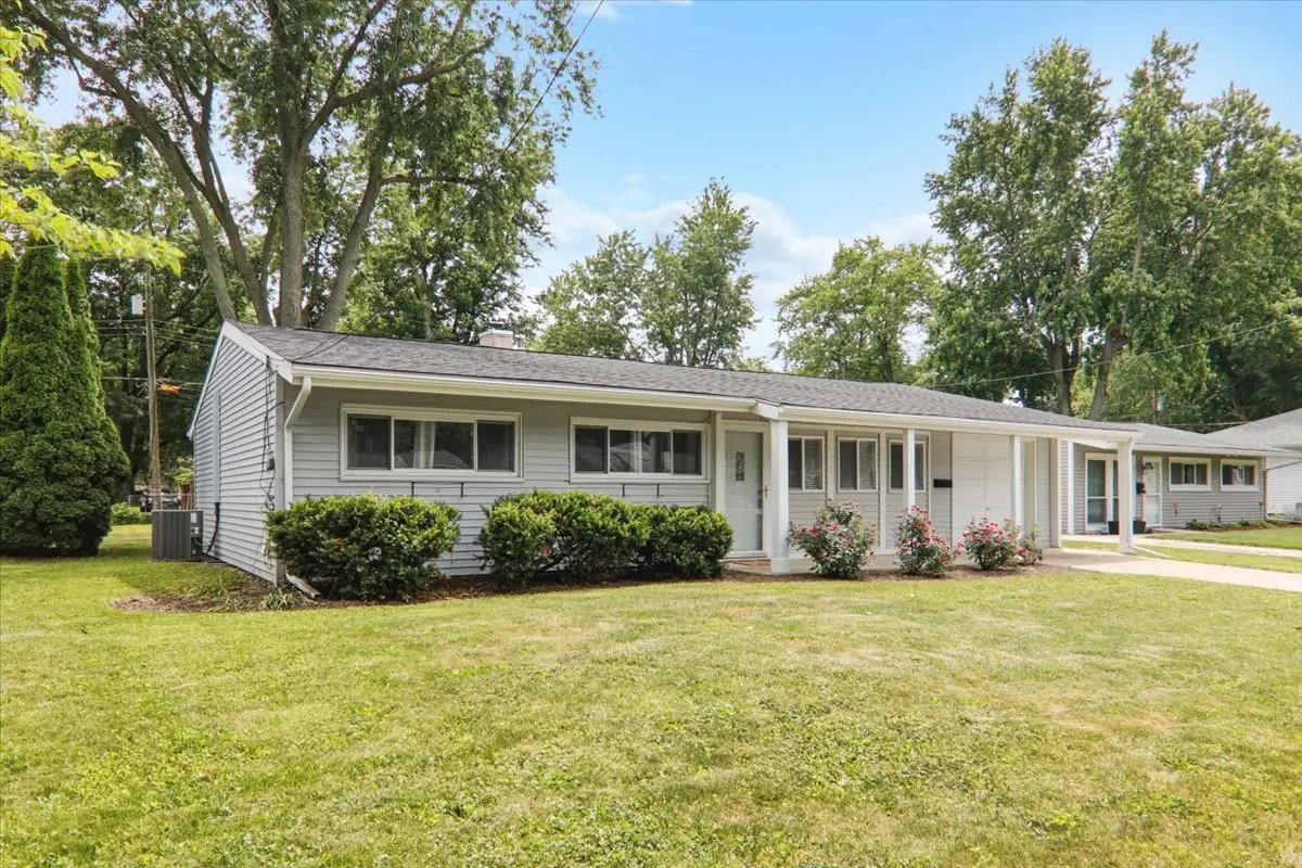 2119 Peirce Avenue, Bloomington, IL 61701 - #1