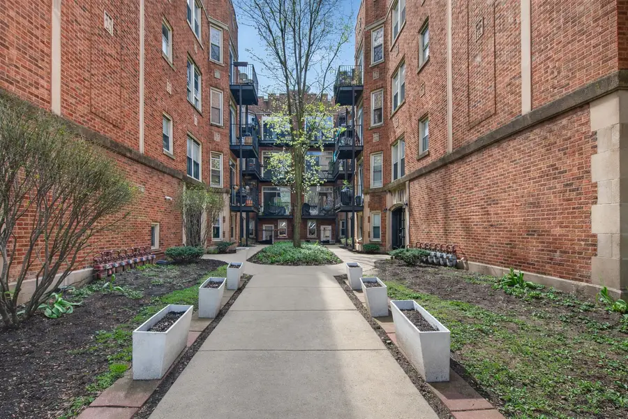1651 W Pratt Boulevard #1B, Chicago, IL 60626 - #2