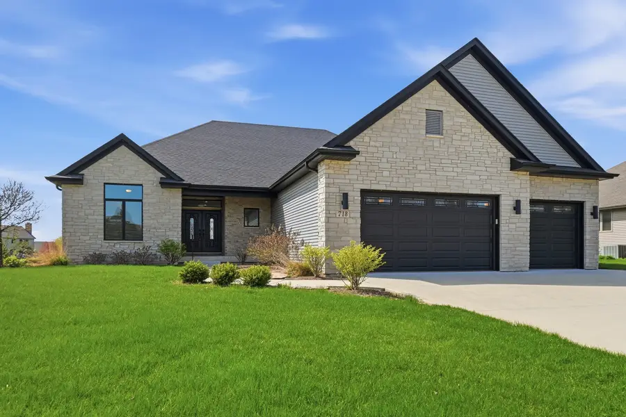 718 Independence Avenue, Sycamore, IL 60178 - #2