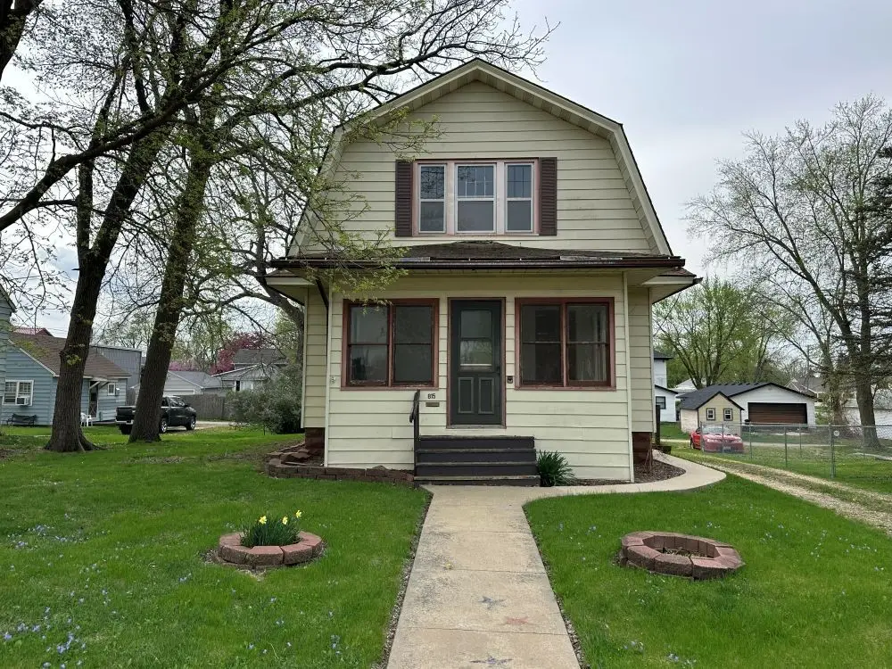 815 11th Street, Dewitt, IA 52472 - #1