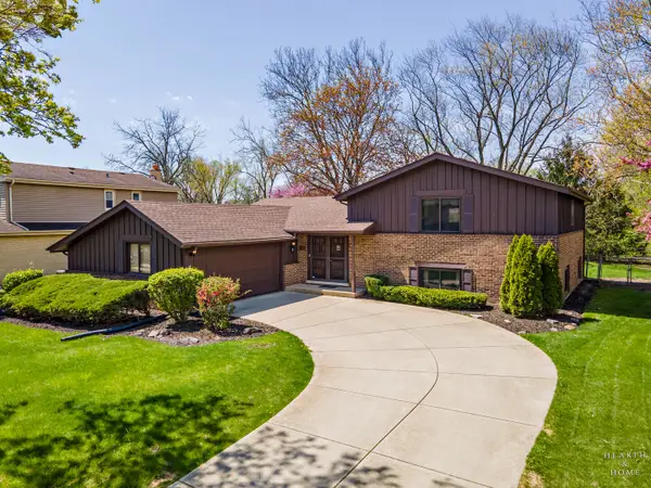 2806 N Dryden Place, Arlington Heights, IL 60004