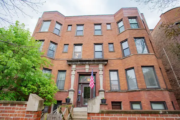 1050 W Byron Street #2W, Chicago, IL 60613