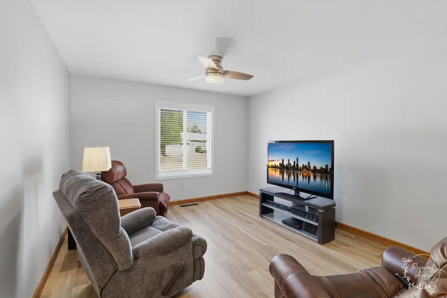 545 N Monroe Avenue, Bradley, IL 60915 - #3