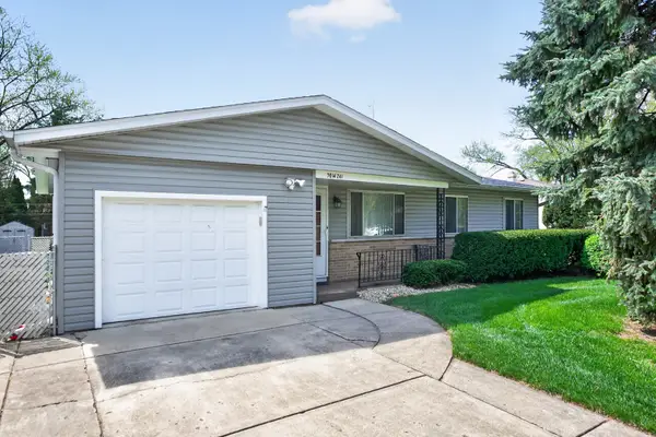 Address Withheld By Seller, Naperville, IL 60563