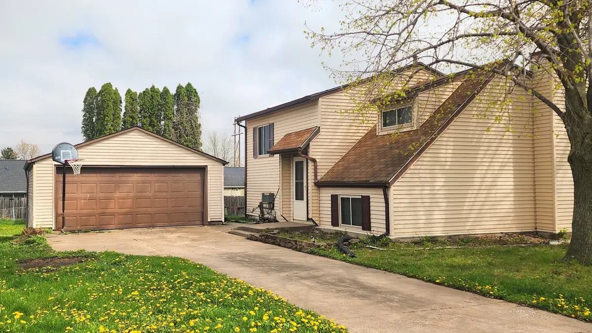 2122 W 58th Street, Davenport, IA 52806 - #1