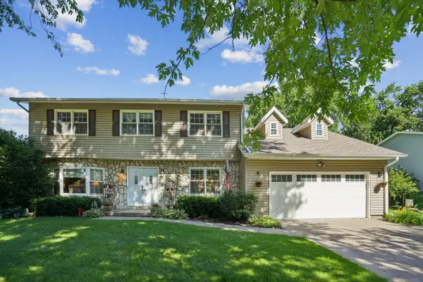 4340 Edwards Court, Davenport, IA 52807