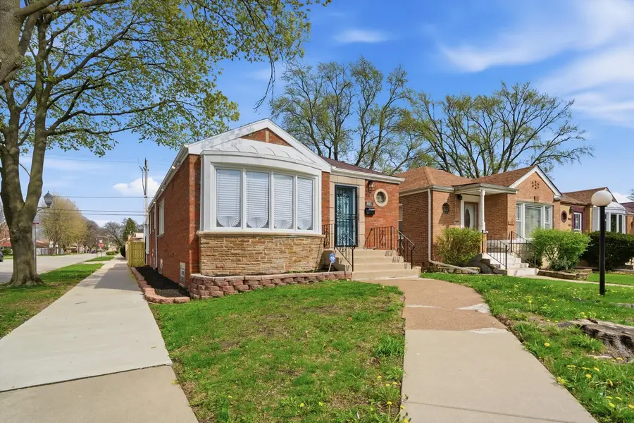 8801 S Clyde Avenue, Chicago, IL 60617 - #2